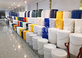 麻豆操骚屄吉安容器一楼涂料桶、机油桶展区